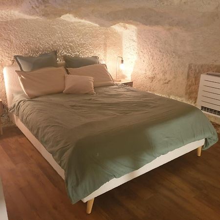 شقة La Grotte Du Bonheur Cangey المظهر الخارجي الصورة