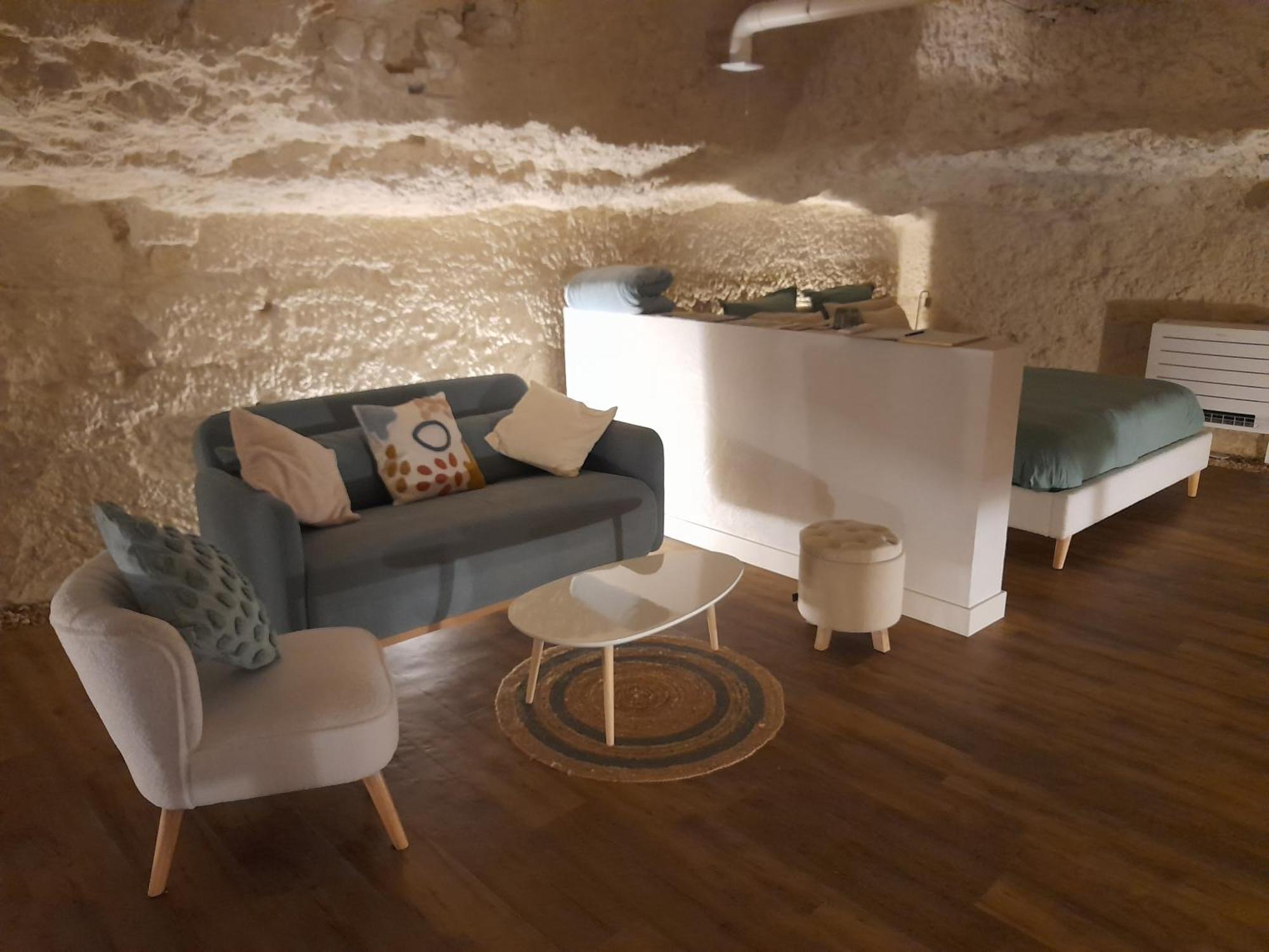 شقة La Grotte Du Bonheur Cangey المظهر الخارجي الصورة