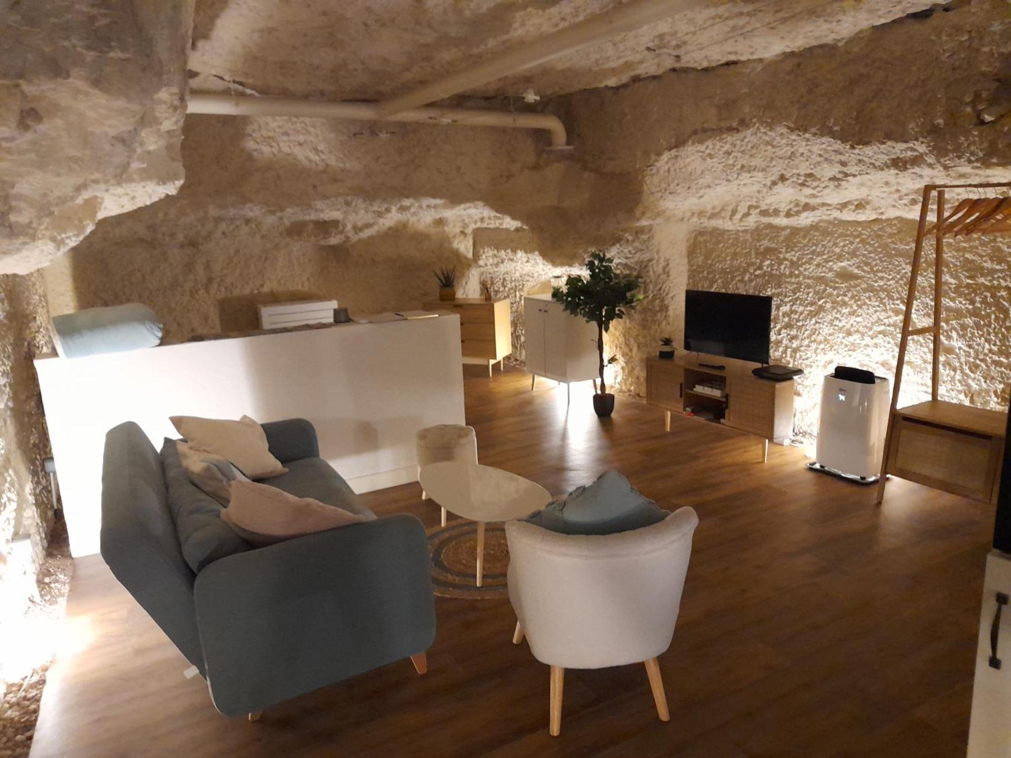 شقة La Grotte Du Bonheur Cangey المظهر الخارجي الصورة