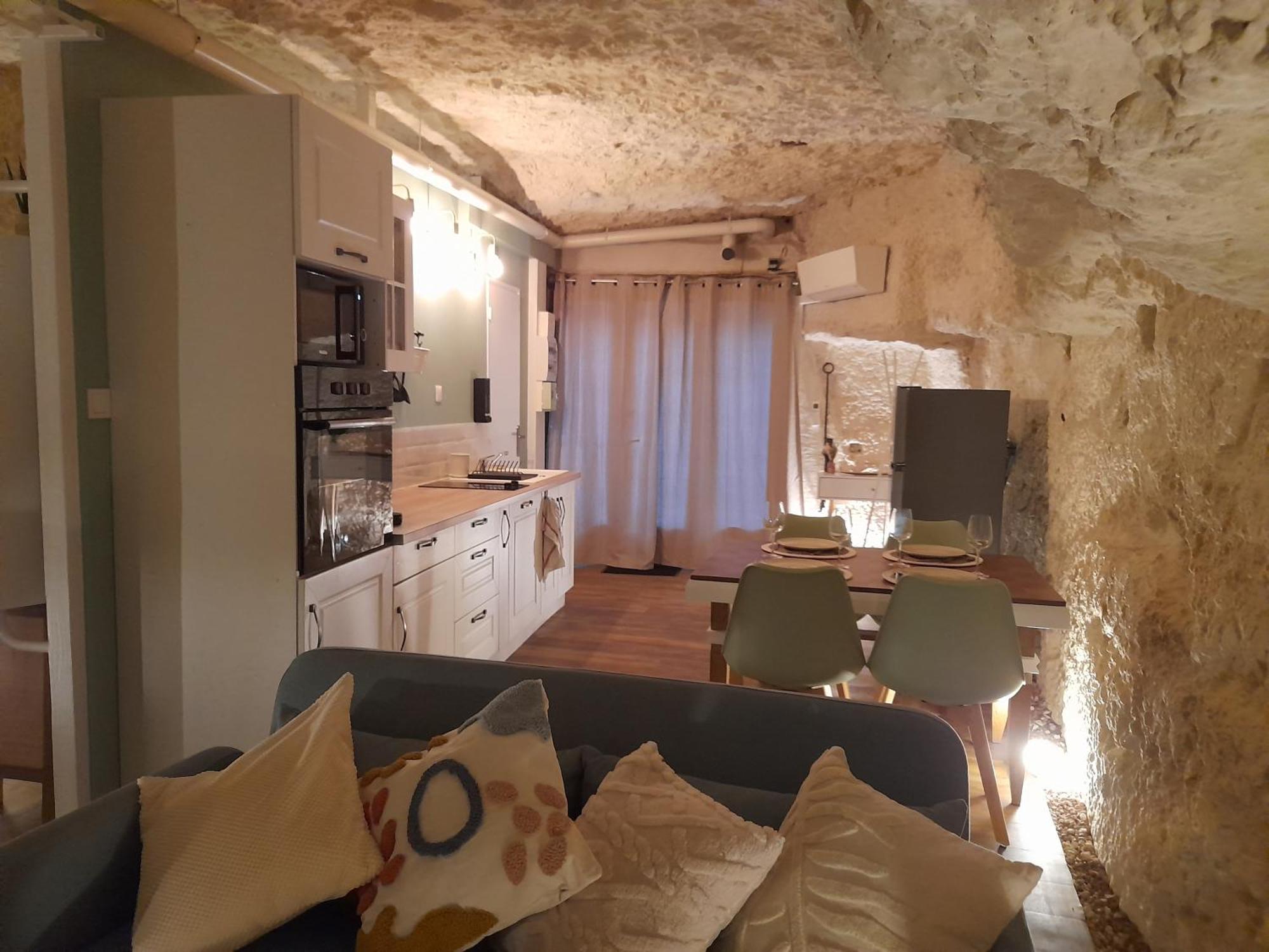 شقة La Grotte Du Bonheur Cangey المظهر الخارجي الصورة